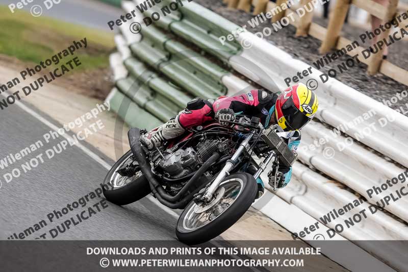 Vintage motorcycle club;eventdigitalimages;mallory park;mallory park trackday photographs;no limits trackdays;peter wileman photography;trackday digital images;trackday photos;vmcc festival 1000 bikes photographs